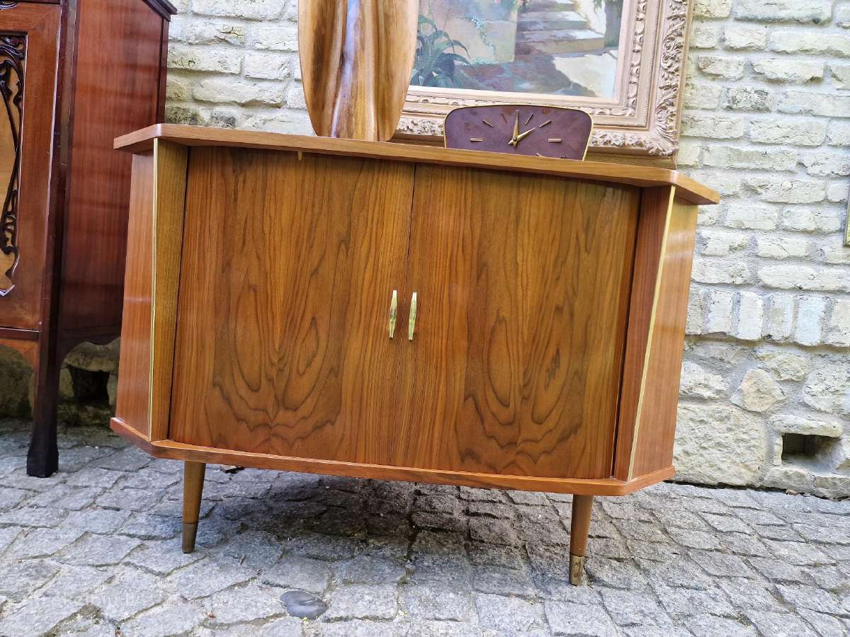 Vintažinė mid century riešuto kampinė spintelė - nuotraukos Nr. 25