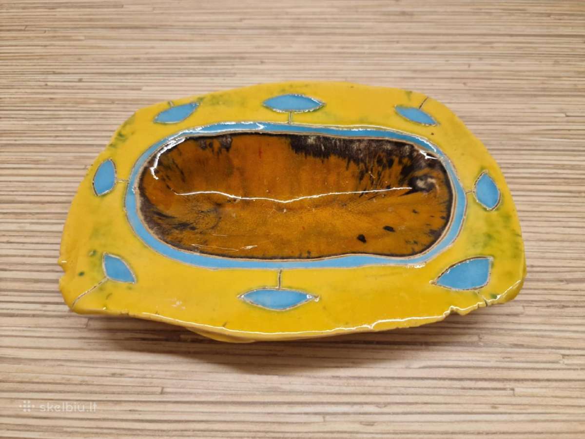 Nauja keramikinė muilinė. Matmenys 17 x11 cm.