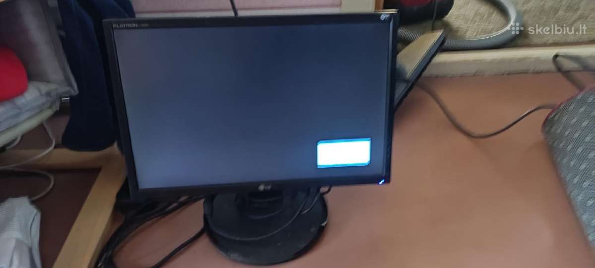 LG Flatron L194ws 19 coliu monitorius