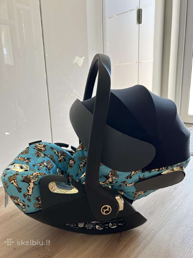 Cybex Cloud Z i- size by Jeremy Scott auto kedute