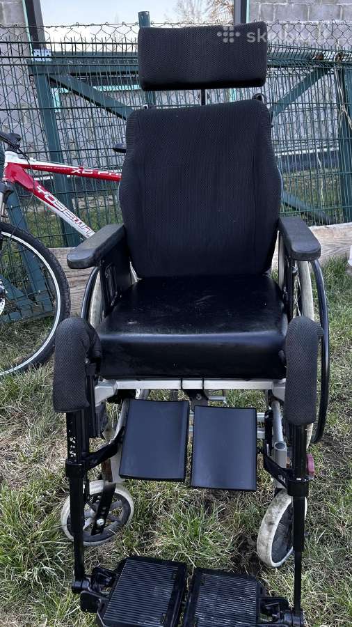 Palydovo valdomas neįgaliojo vėžimėlis
