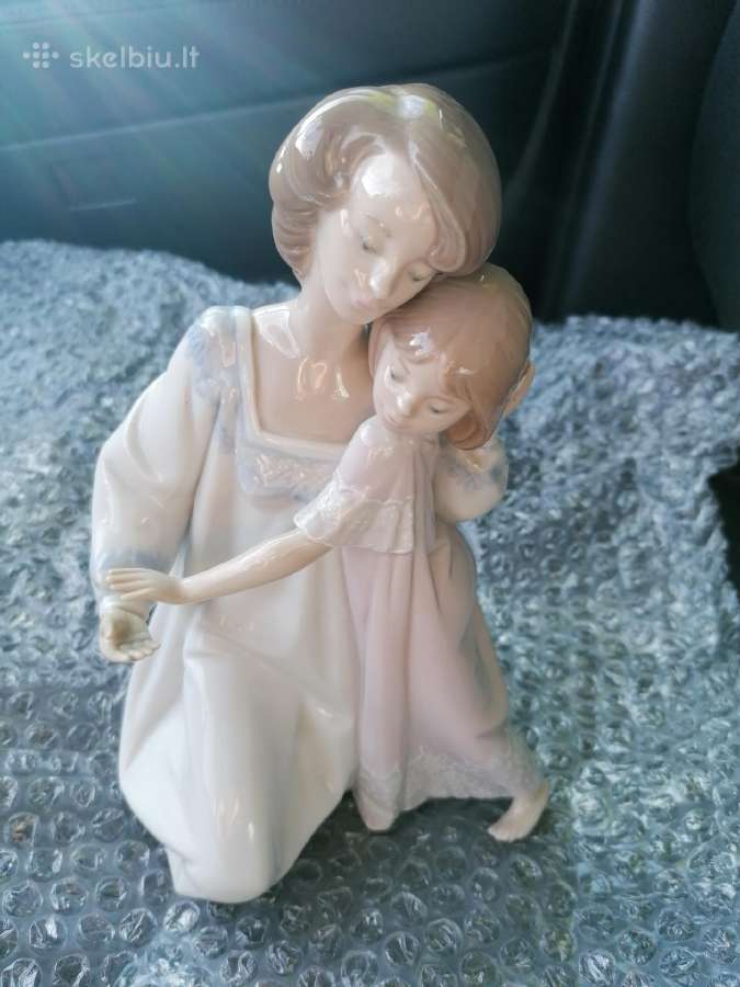 Lladro statulele