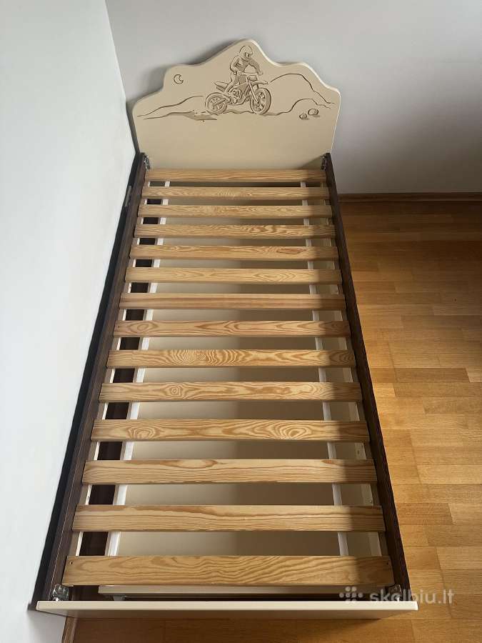 Parduodamos dvi jaunuolių lovos