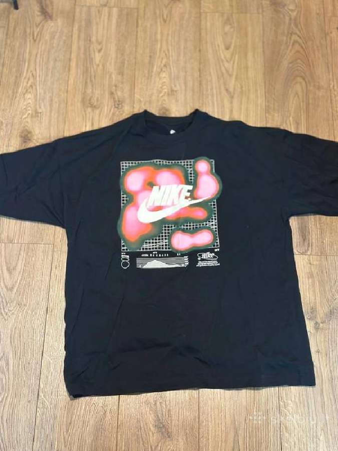 Nike T-shirt