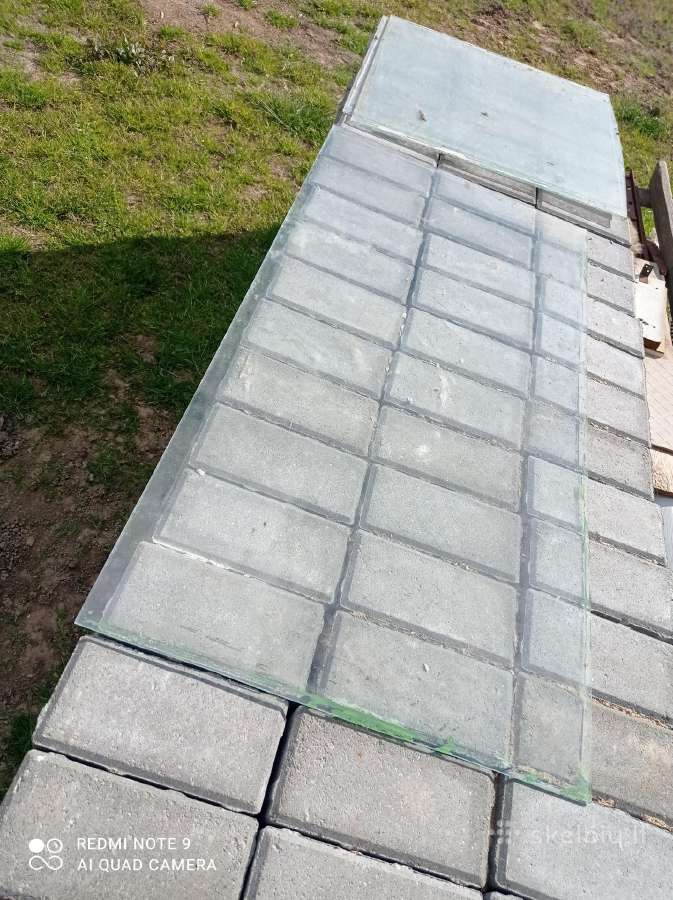 Stiklas Vievyje