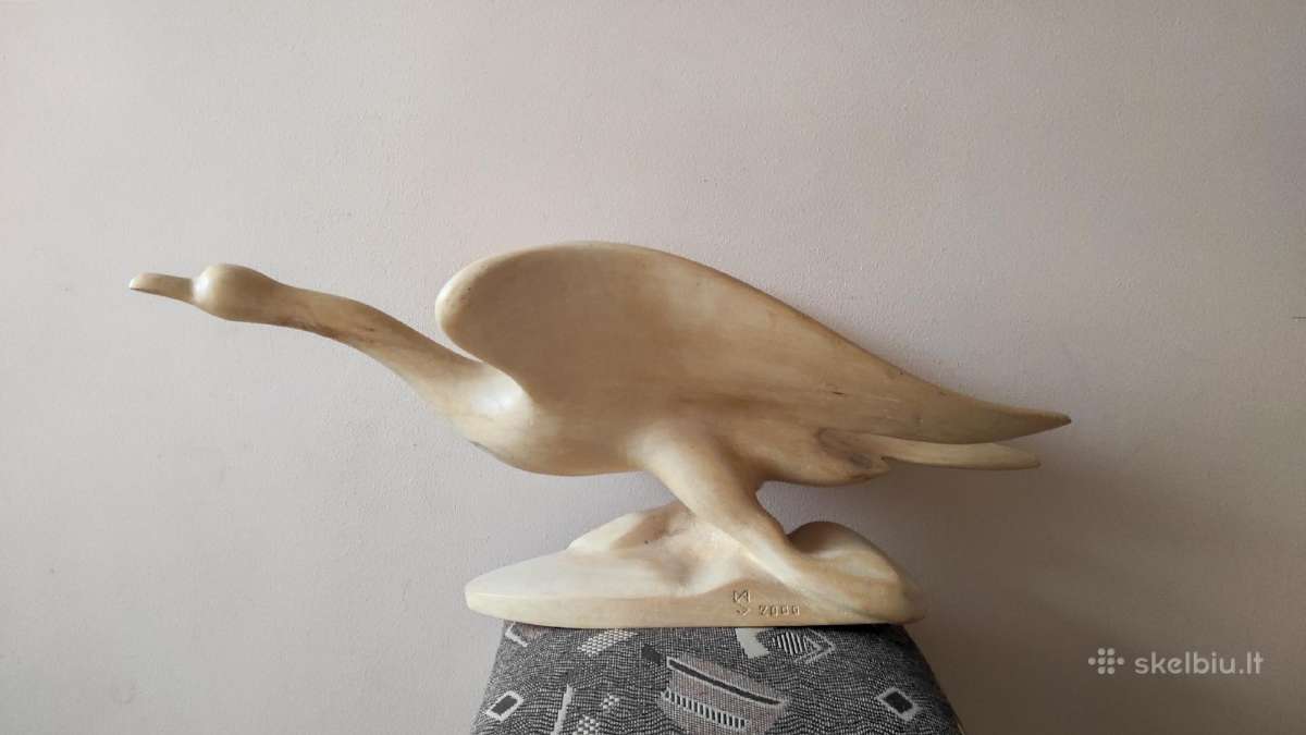 Originali medinė skulptūra. M. Strioga. Gulbė