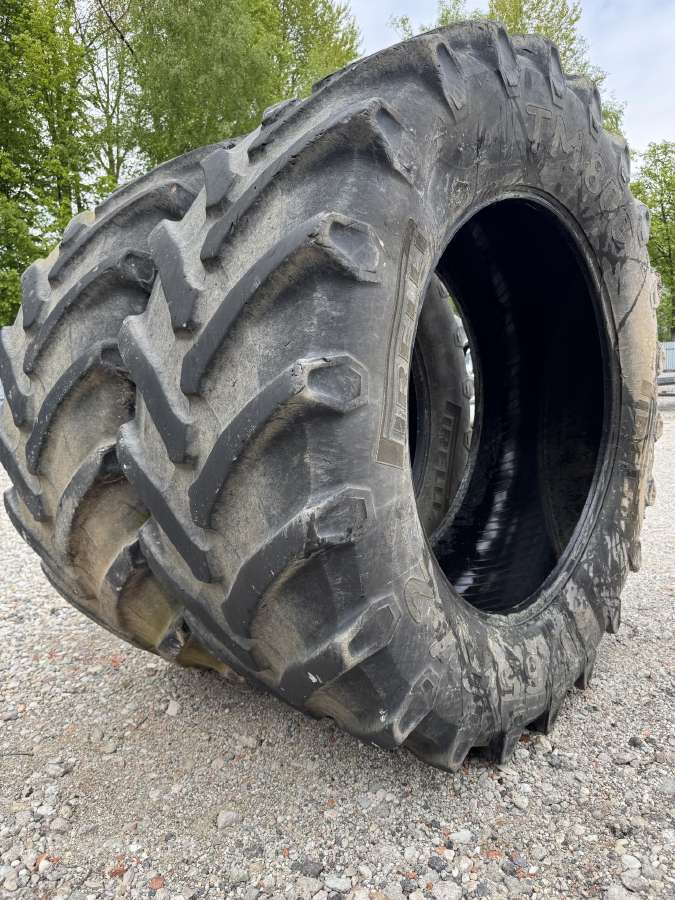 Pirelli 650/65r42 padangos - nuotraukos Nr. 3