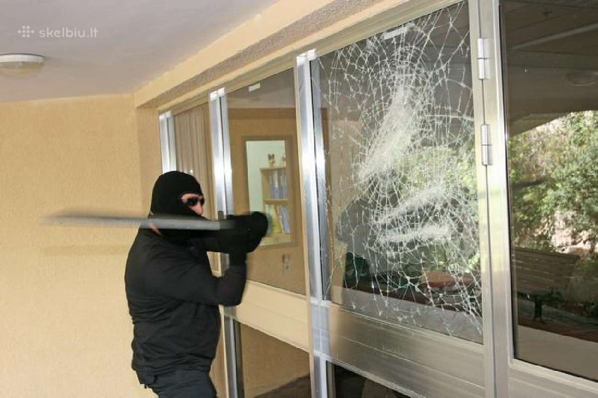 Gera Kaina. Skaidri apsauginė stiklų plėvelė.