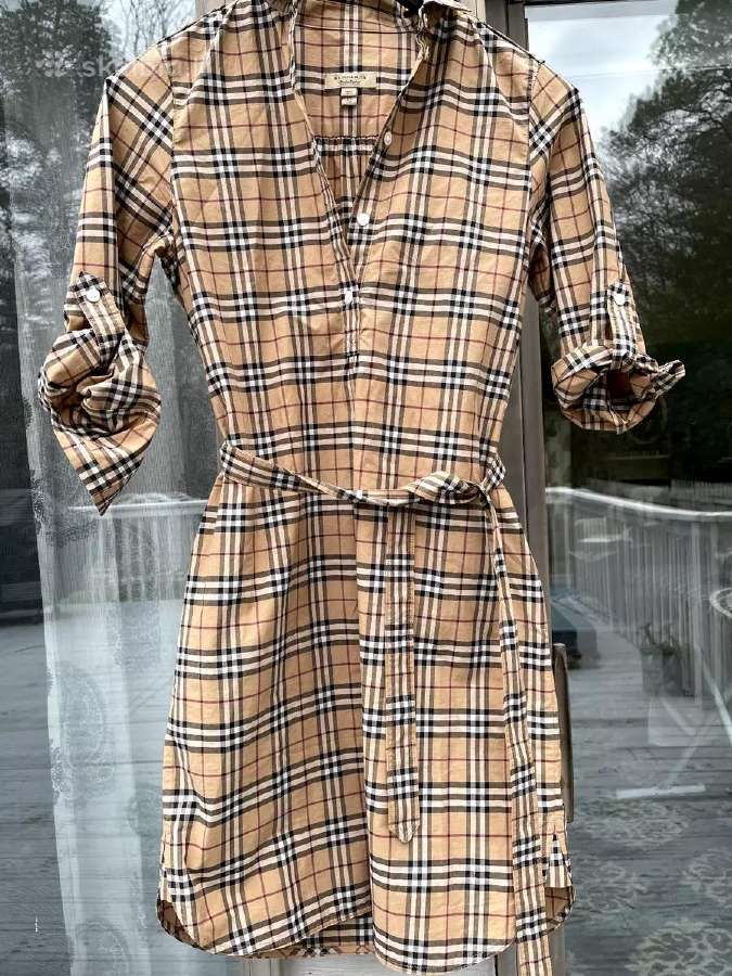 Burberry vintage S dydzio suknele. Moketa 830e.