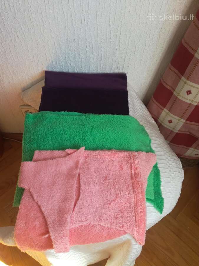 Mažos pliušinės audinių atraižos rankdarbiams - nuotraukos Nr. 3