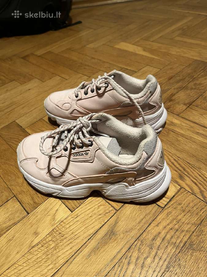 Adidas Falcon moteriški laisvalaikio bateliai.