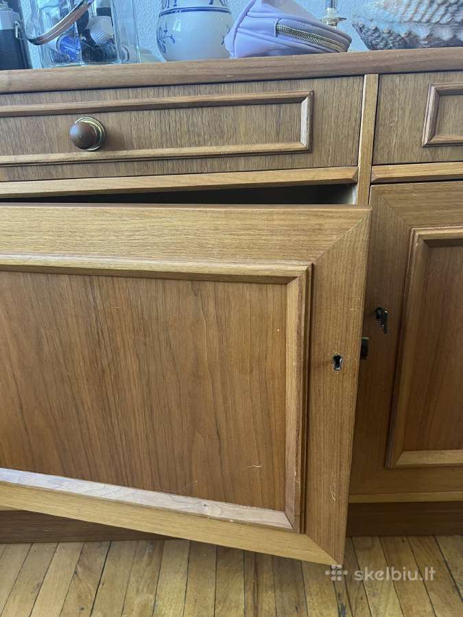 Mid century medine komoda su viduje zaliu veliuru - nuotraukos Nr. 5