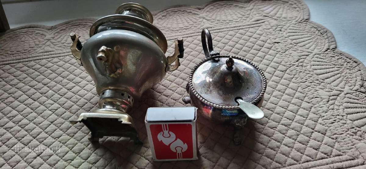 Vintažinį mini samovarą ir senovinę druskine