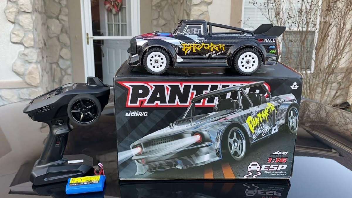 Udirc 1/16 Drift ralio mašinėlė 2x baterijos pried - nuotraukos Nr. 3
