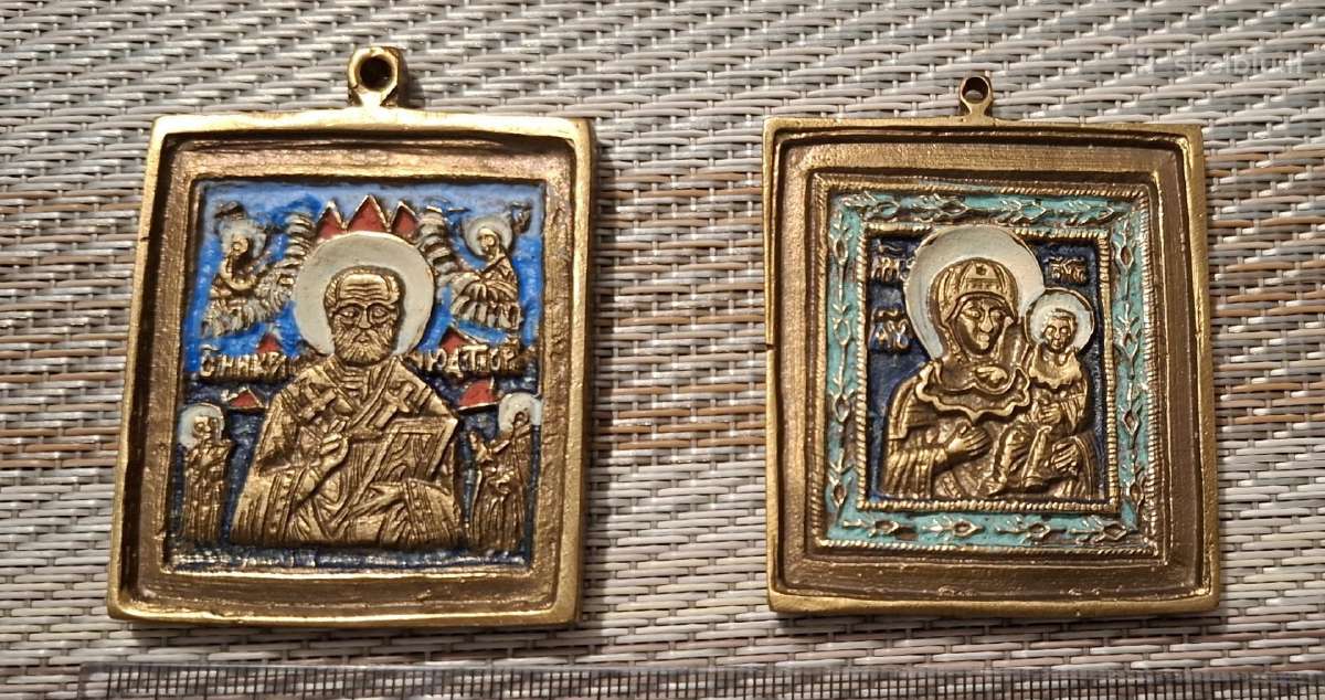 Bronzinės kelioninės ikonėlės