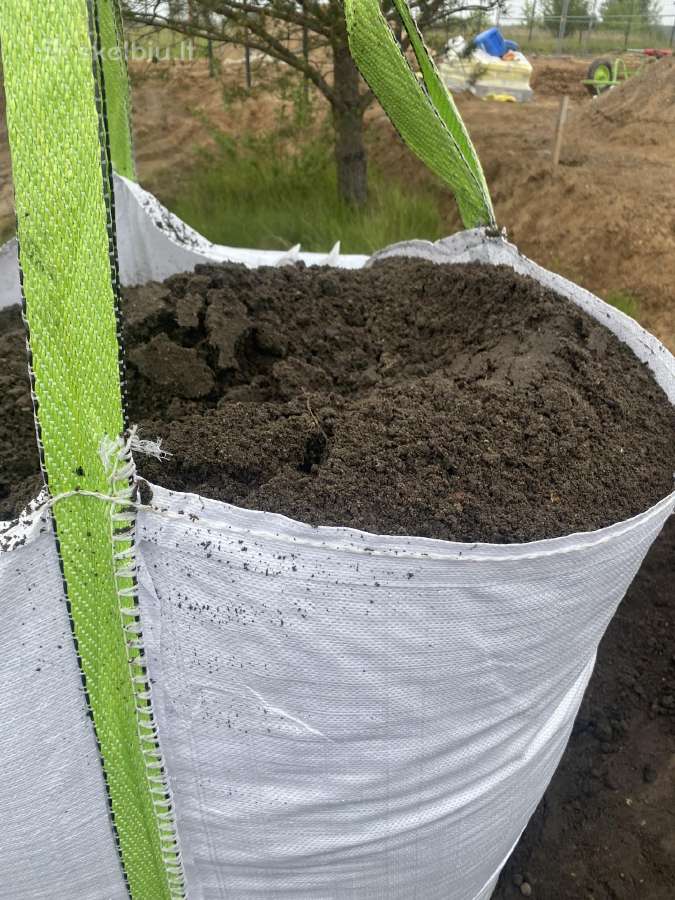 Augalinis sluoksnis/juodžemis didmaišiuose