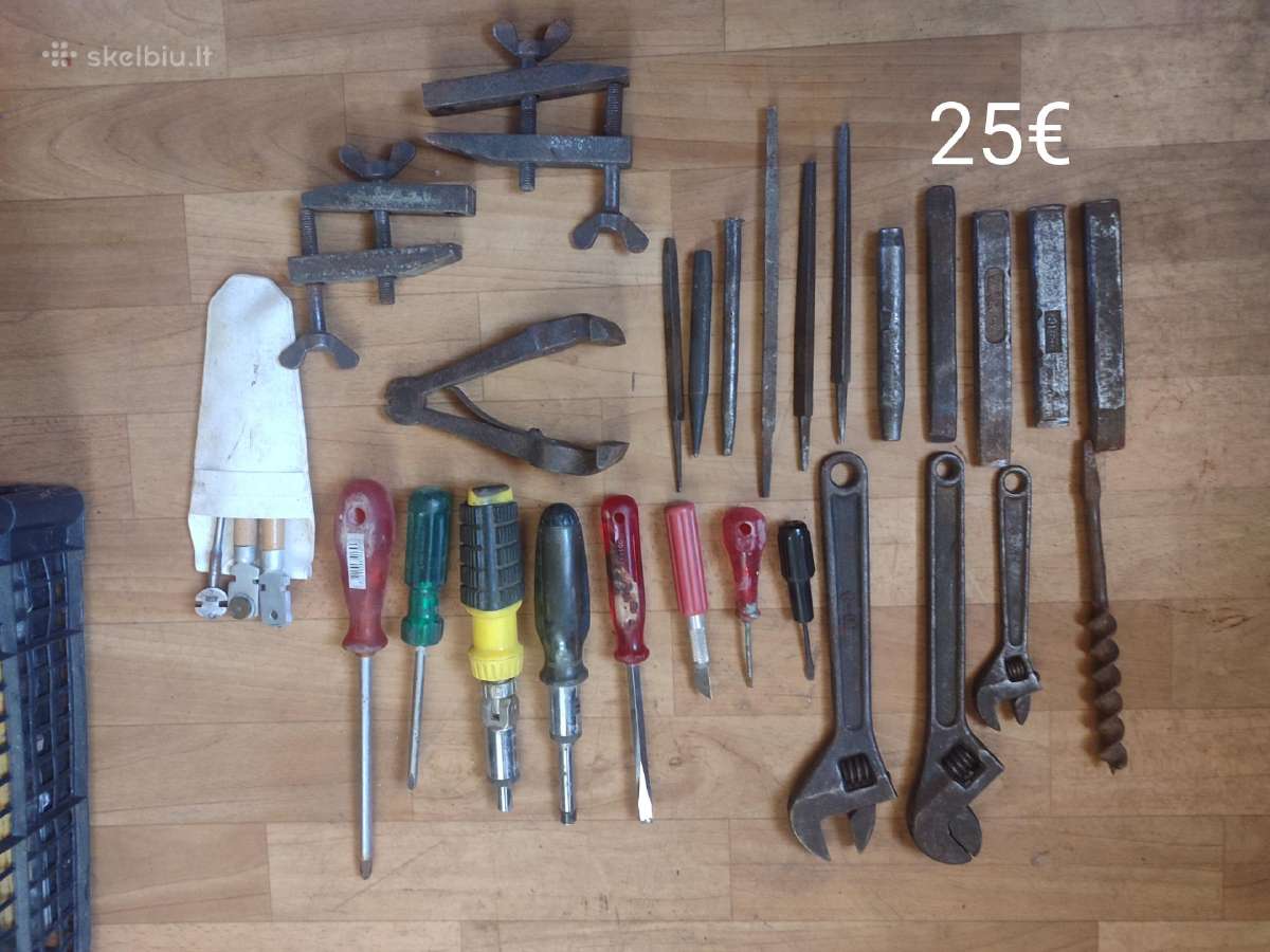 Garažo valymas daug įvairiausių įrankių - nuotraukos Nr. 8