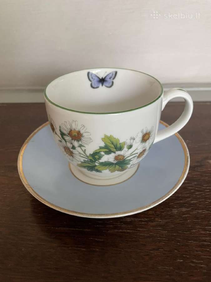 Puodelis Royal Worcester su lėkštute