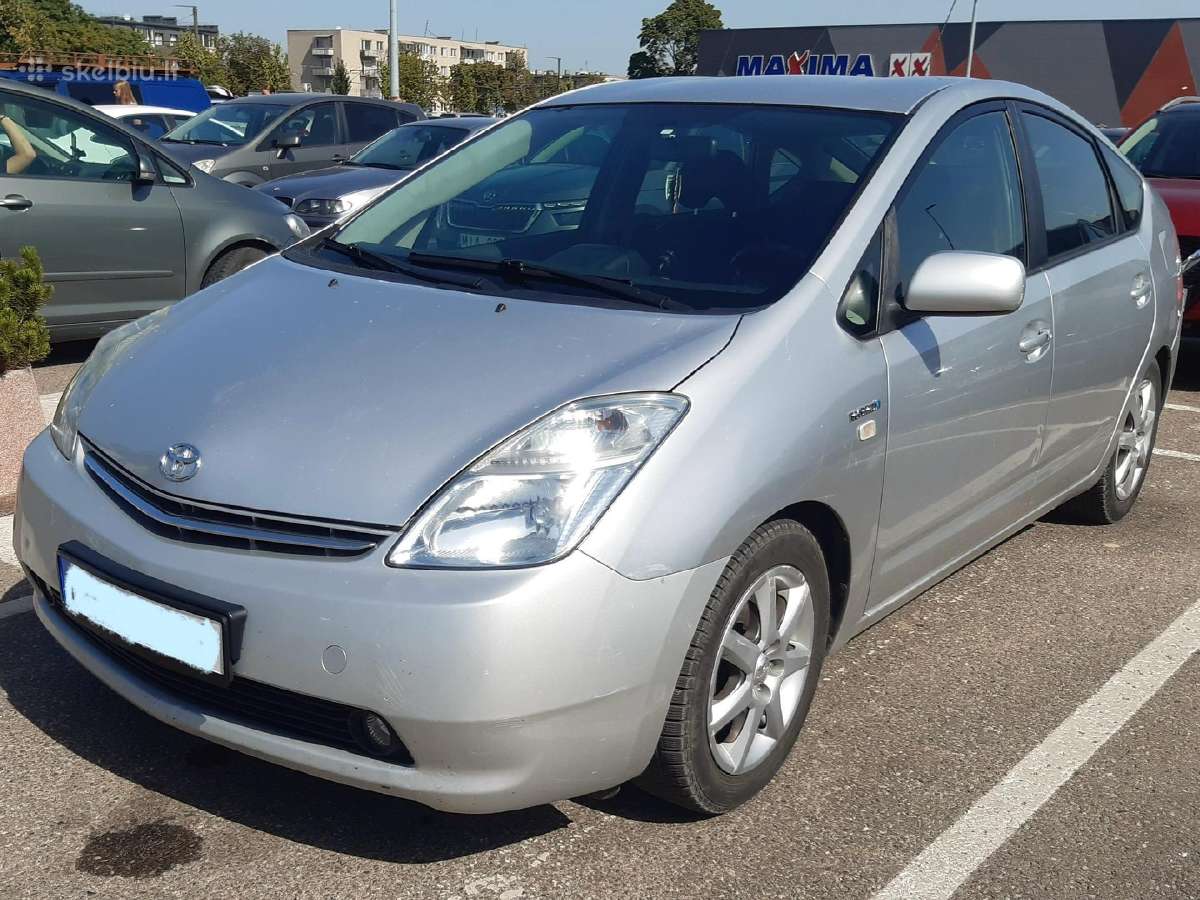 Toyota Prius nuoma - nuotraukos Nr. 3