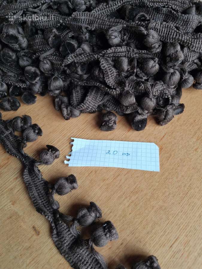 Kutų / bumbulų juosta užuolaidai lovatiesei