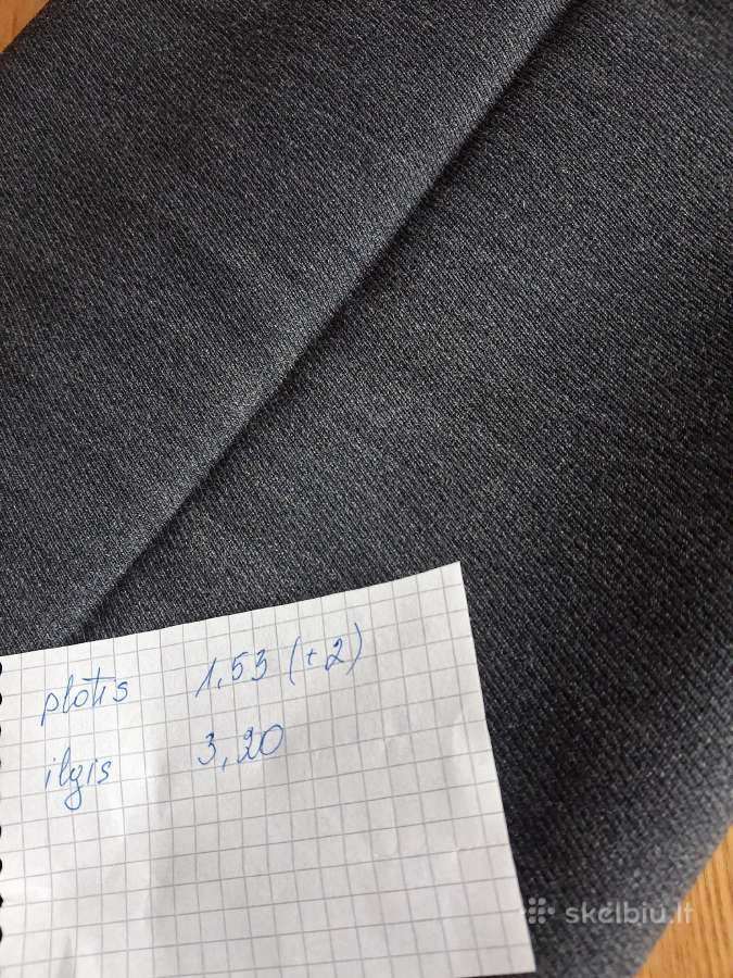 Tamsiai pilkas kostiuminis audinys