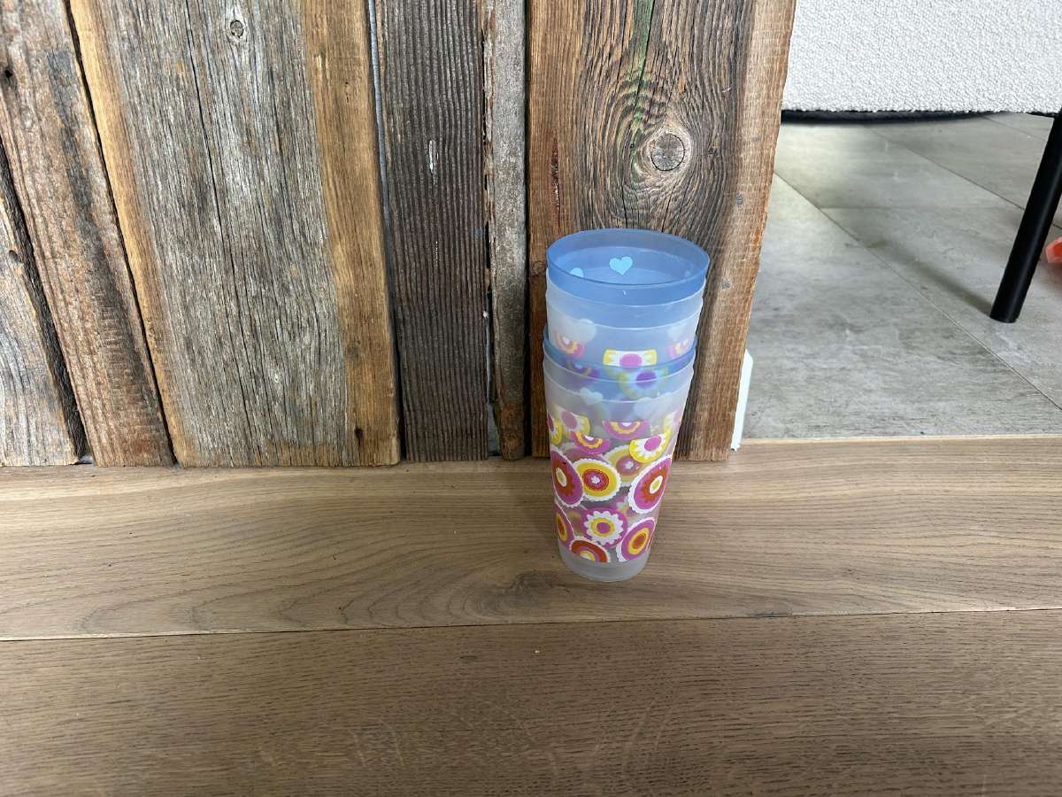 Plastmasiniu stikliniu komplektas - nuotraukos Nr. 2