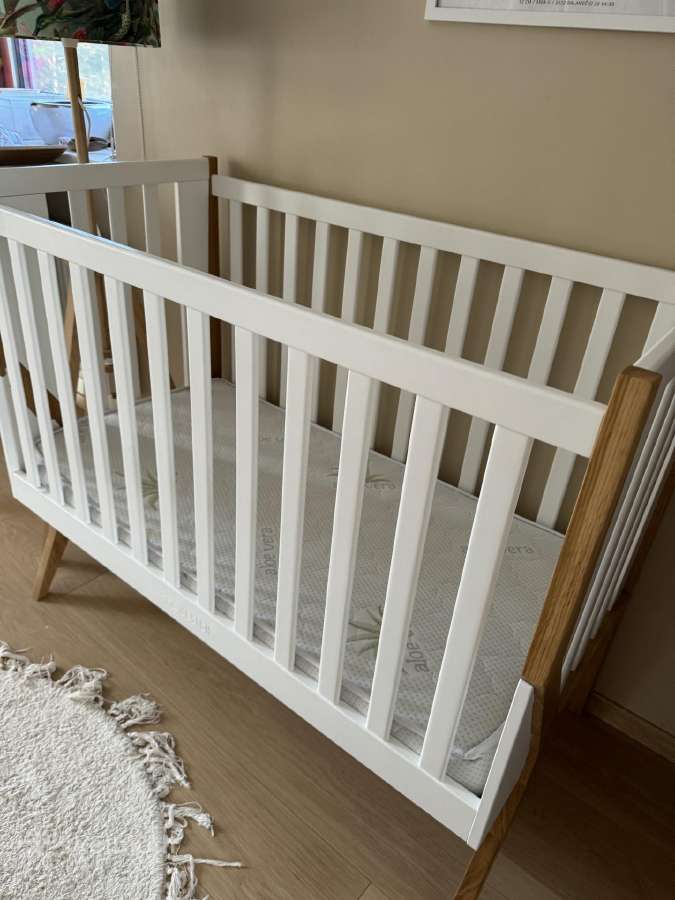 Parduodu Yappikids lovytę su beveik nauju čiužiniu - nuotraukos Nr. 3