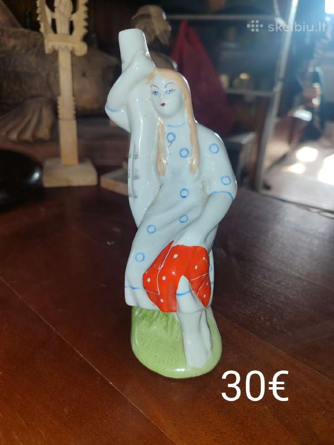 Tarybinė porceliano statulėlė