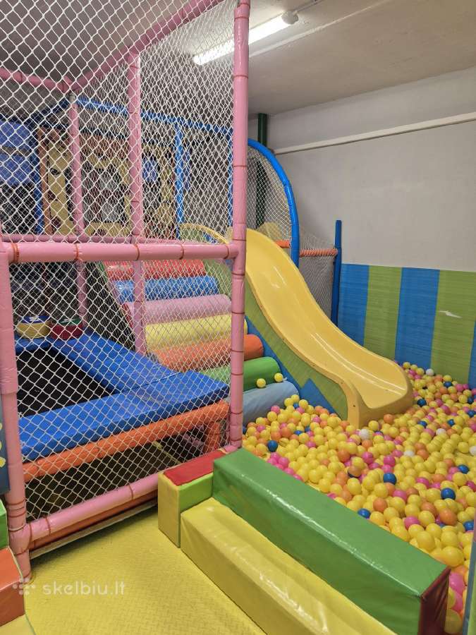 Zaidimų kambario baldai.žaidimų inventorius.