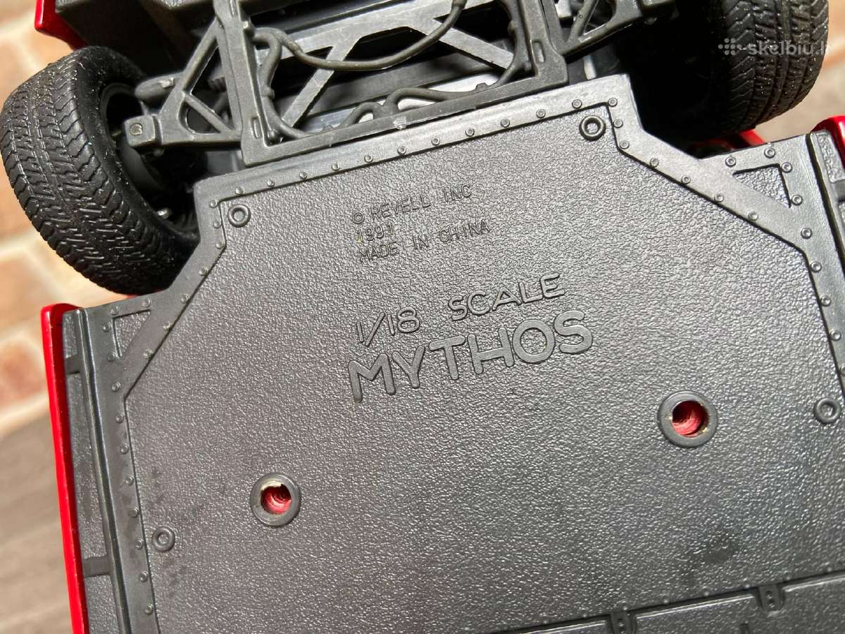 Modeliukas Ferrari mythos 1:18 revell metalas - nuotraukos Nr. 2