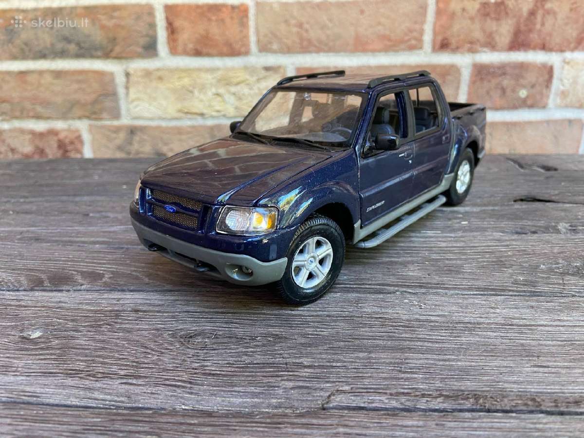 Modeliukas ford explorer 1:18 dzipas american suv