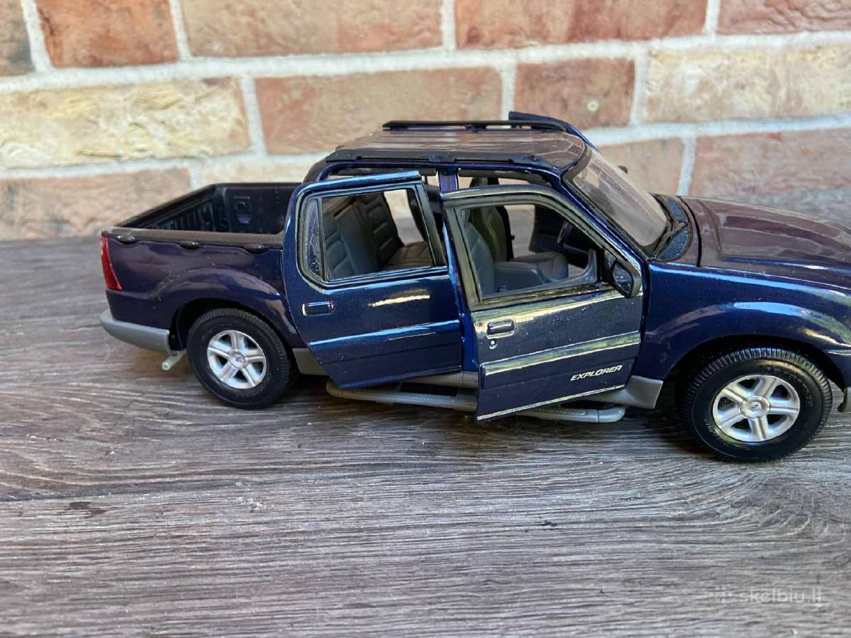 Modeliukas ford explorer 1:18 dzipas american suv - nuotraukos Nr. 7