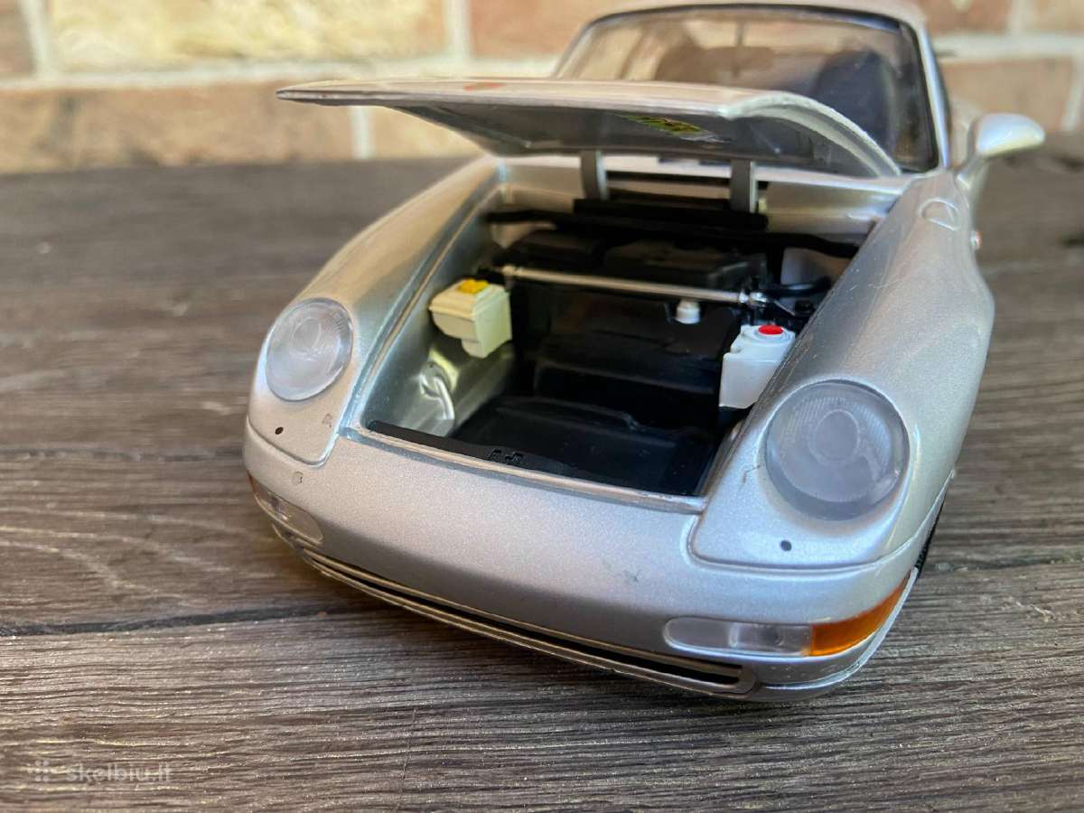 Modeliukas porsche 911 ut models 1:18 993 - nuotraukos Nr. 3