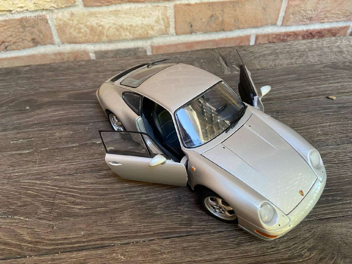 Modeliukas porsche 911 ut models 1:18 993 - nuotraukos Nr. 5