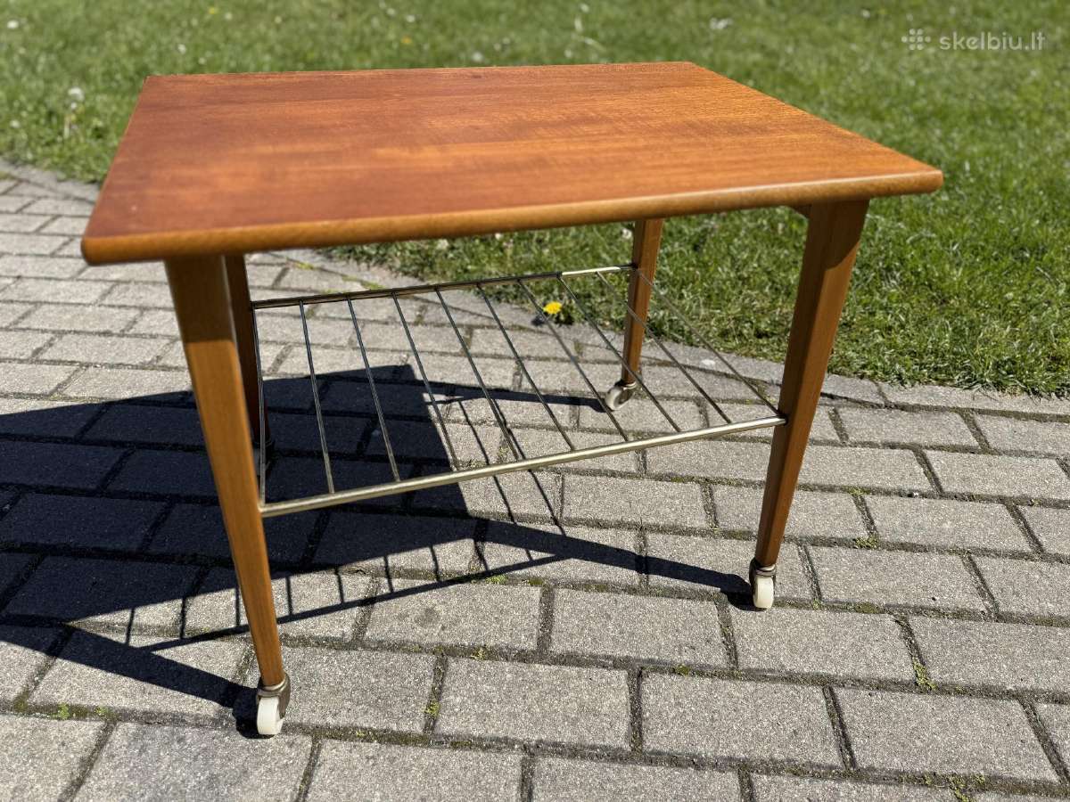 Mid century tikmedzio kavos staliukas