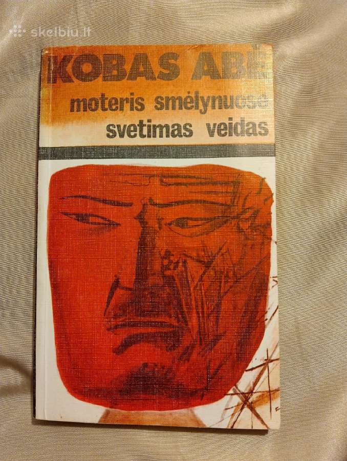 Kobas Abė-moteris smėlynuose. Svetimas veidas