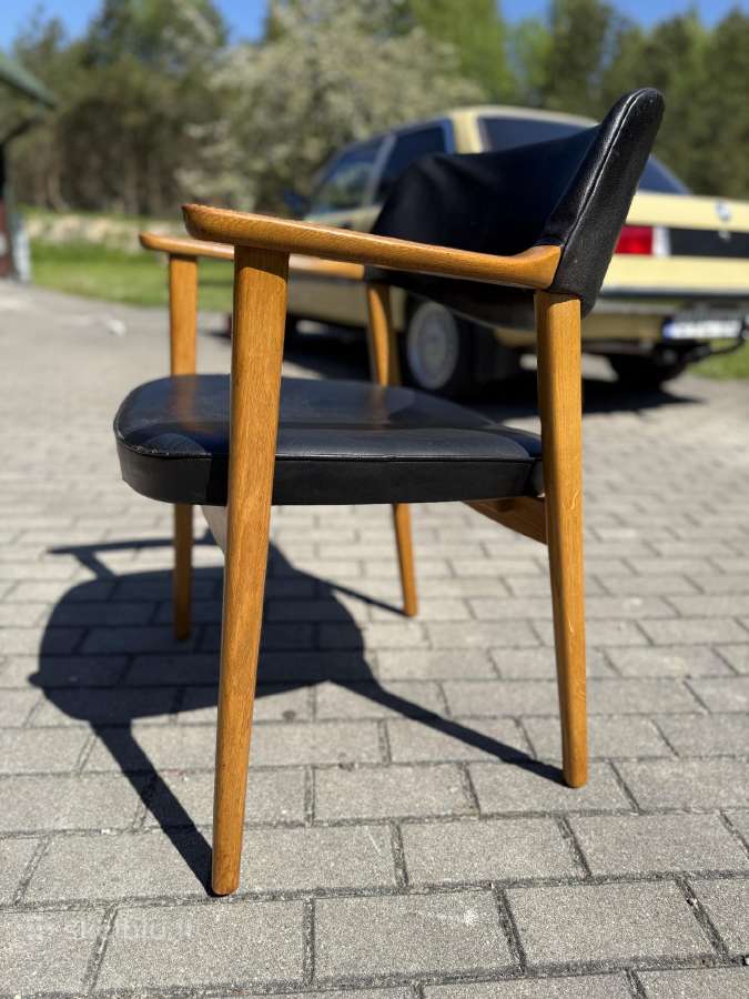 Ispudingas Daniskas darbo kreslas