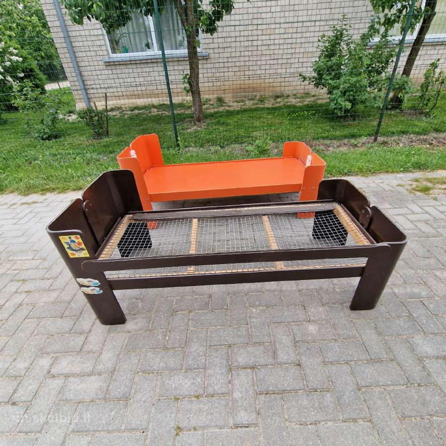Atiduodu vaikišką lovytę