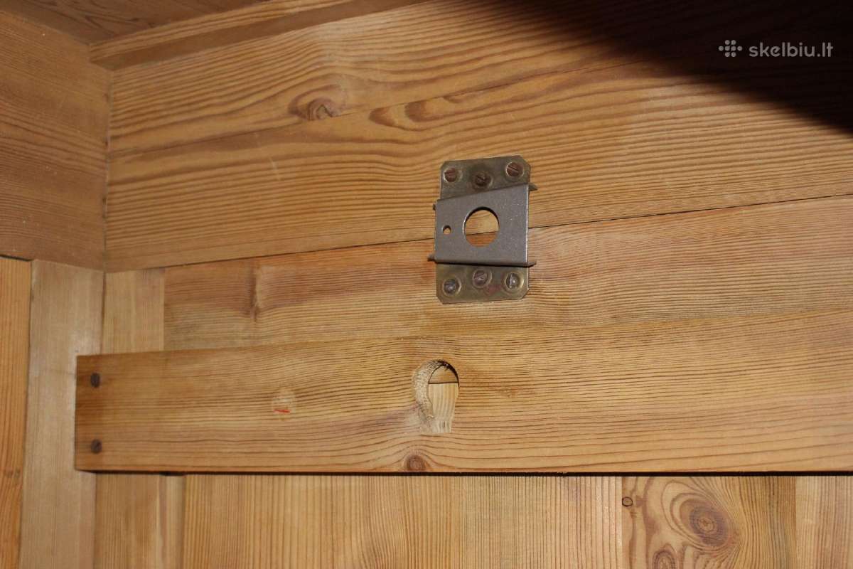 Domina spintos detalės