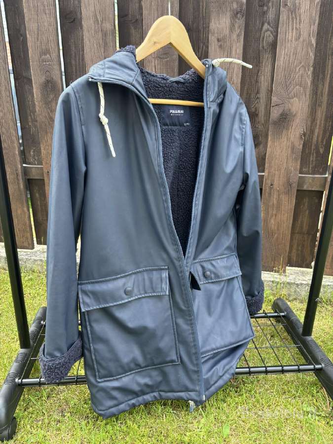 Lietui atspari pašiltinta striukė Pull&bear