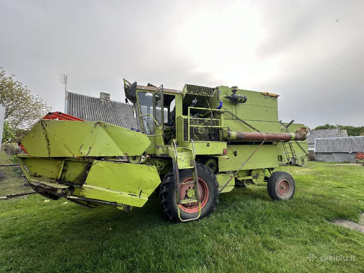Veikiantis Claas Dominator 80