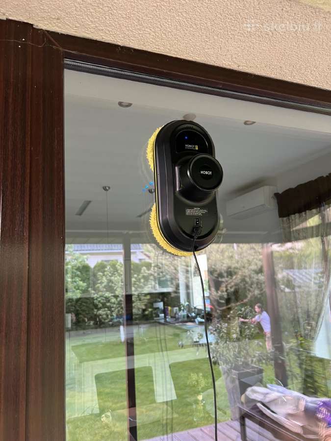 Hobot langu valymo robotas