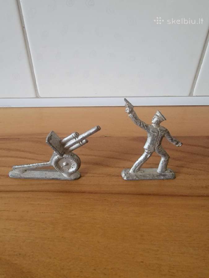 Tarybinių laikų metalinės figūrėlės