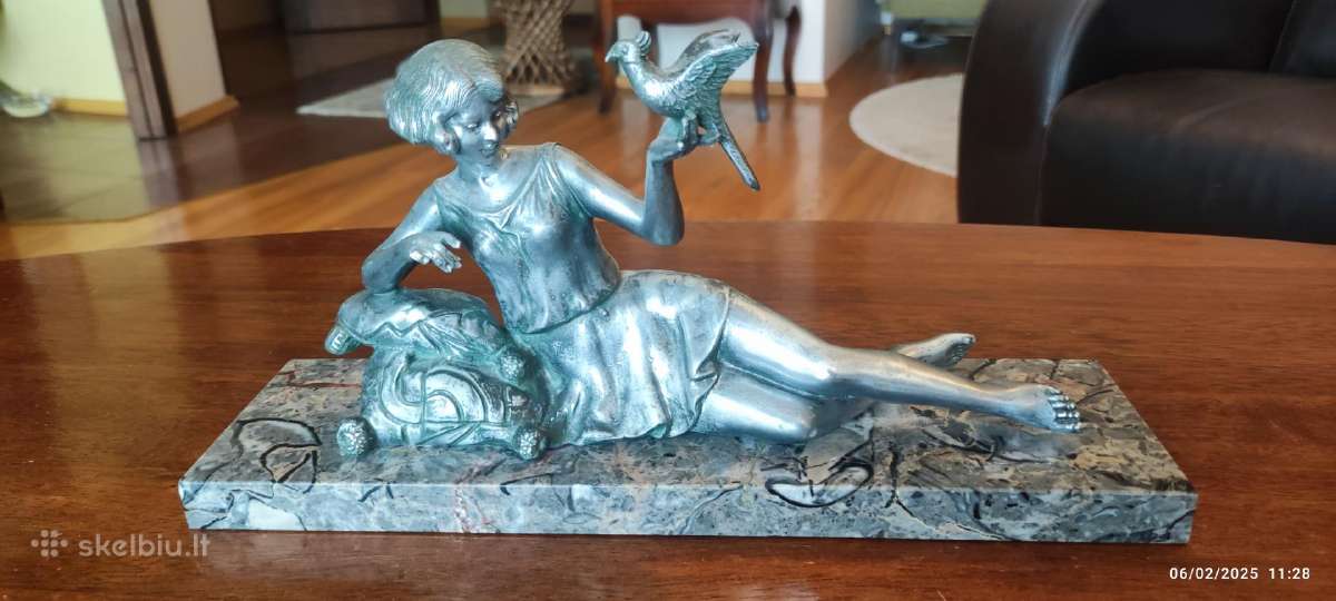 Art Deco statulele