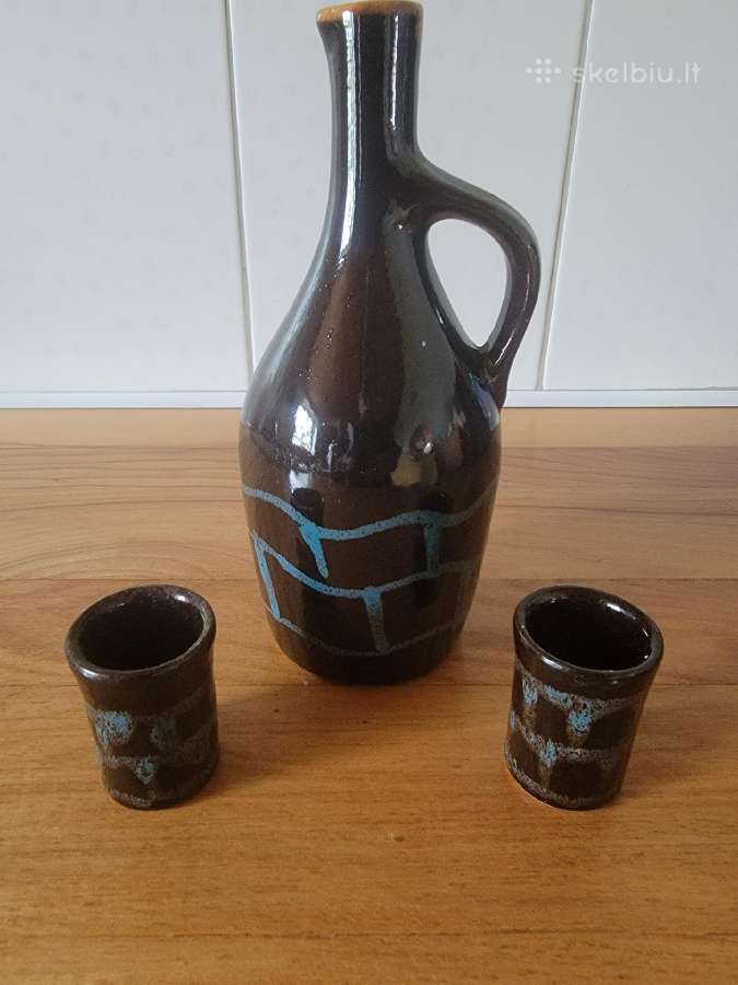 Molinis ąsotis su taurelėmis