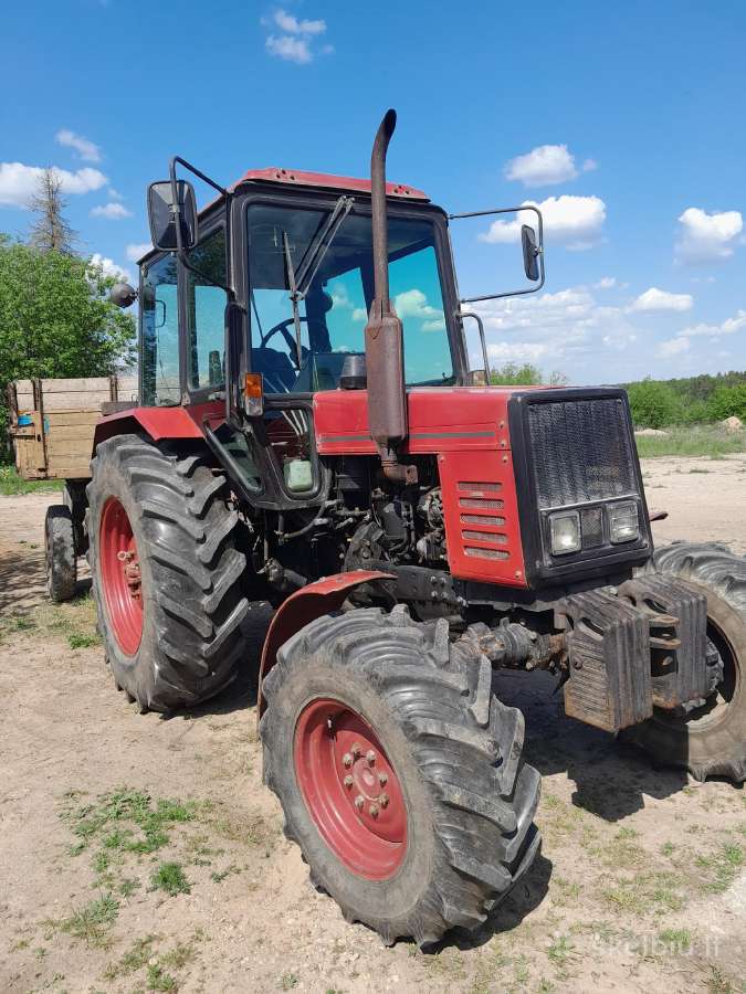 Parduodu traktorių ir priekabą