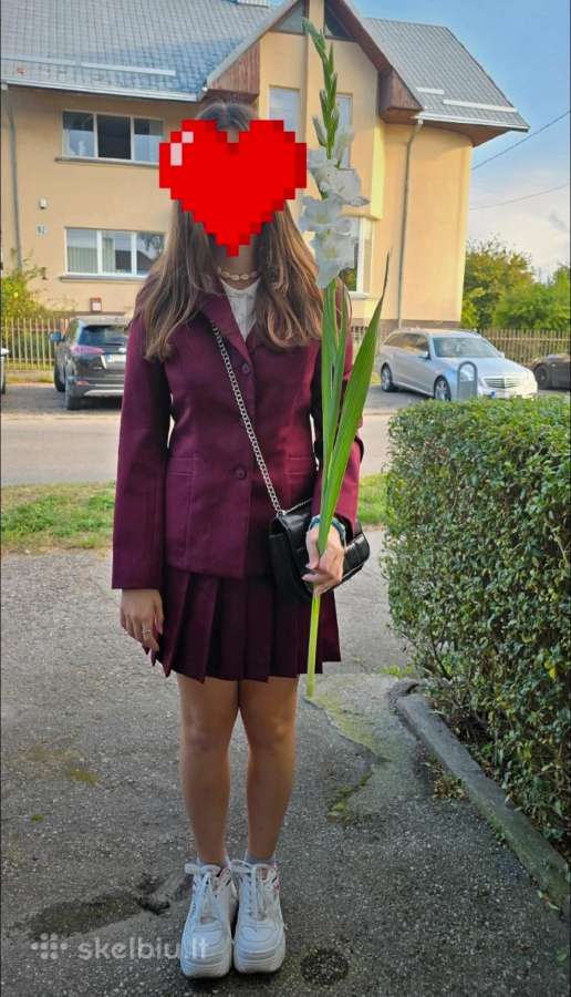 Saulės gimnazijos uniforma