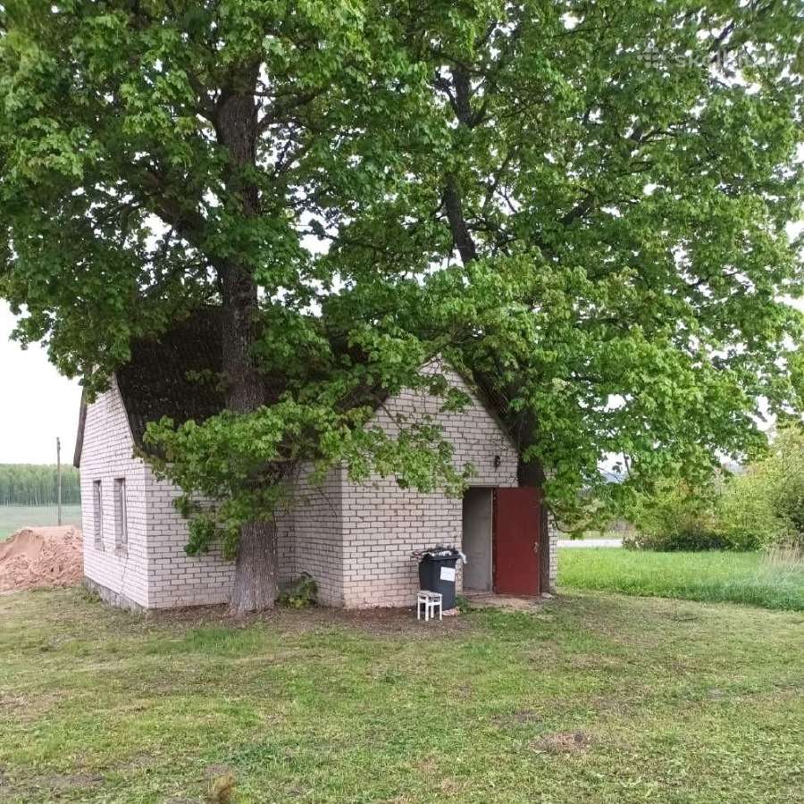 Parduodamas Mūrinis Gyvenamas Namas Su 9 A. Žemės