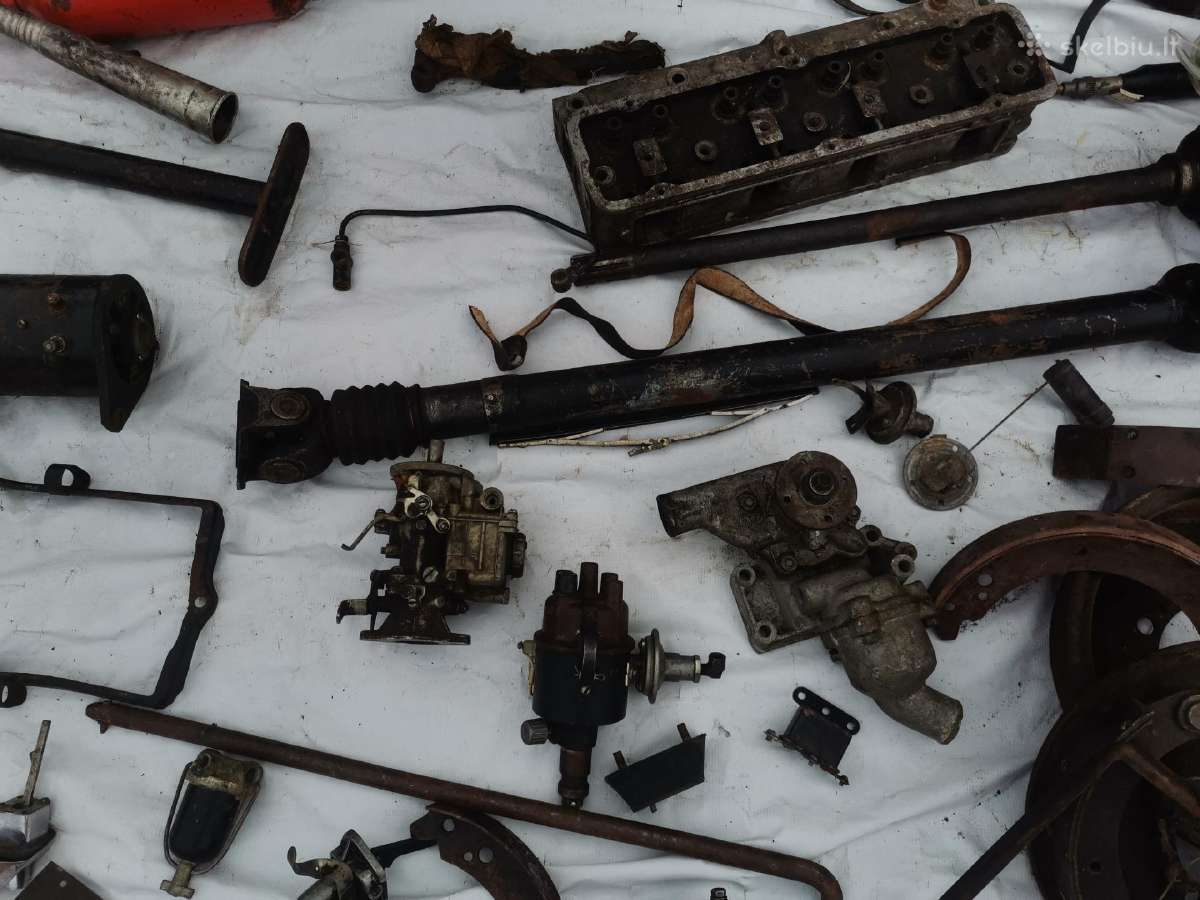 Nedidele kruvele senoviniu autodaliu Gaz 21 - nuotraukos Nr. 11