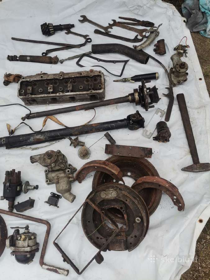 Nedidele kruvele senoviniu autodaliu Gaz 21 - nuotraukos Nr. 14